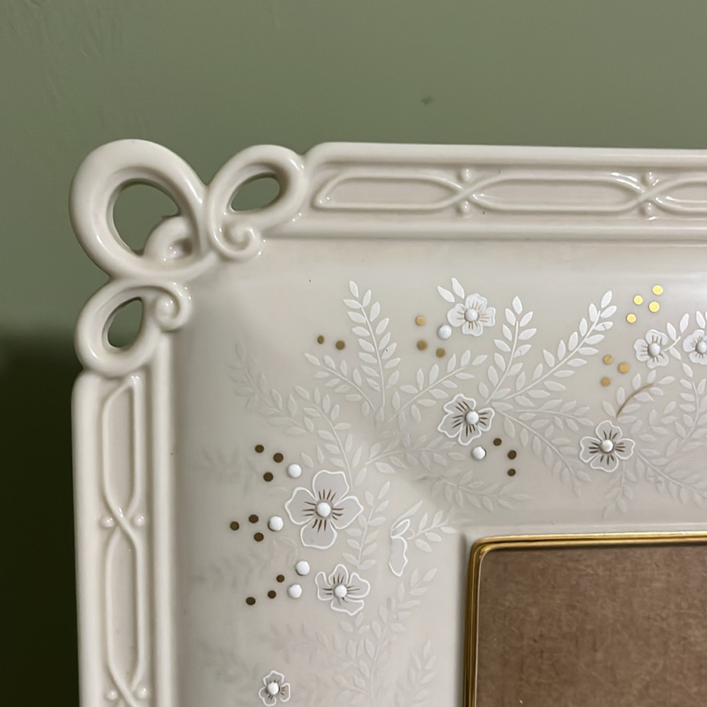 Lenox Wedding Promises 50th Anniversary Picture Frame 12x10 and displays 5x7 - Picture 5 of 8